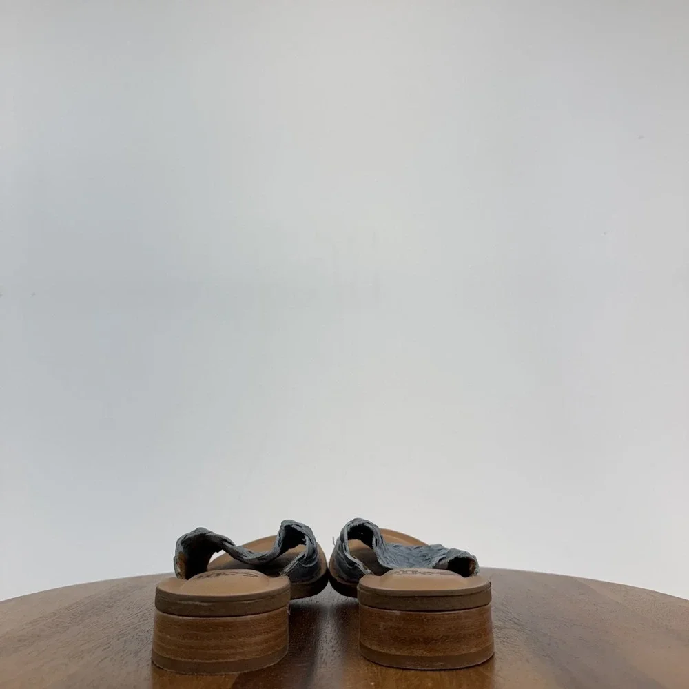 New NWOB Womens Sofft Ardee Blue Leather Woven Slip On Sandals Slides Size 6.5 M